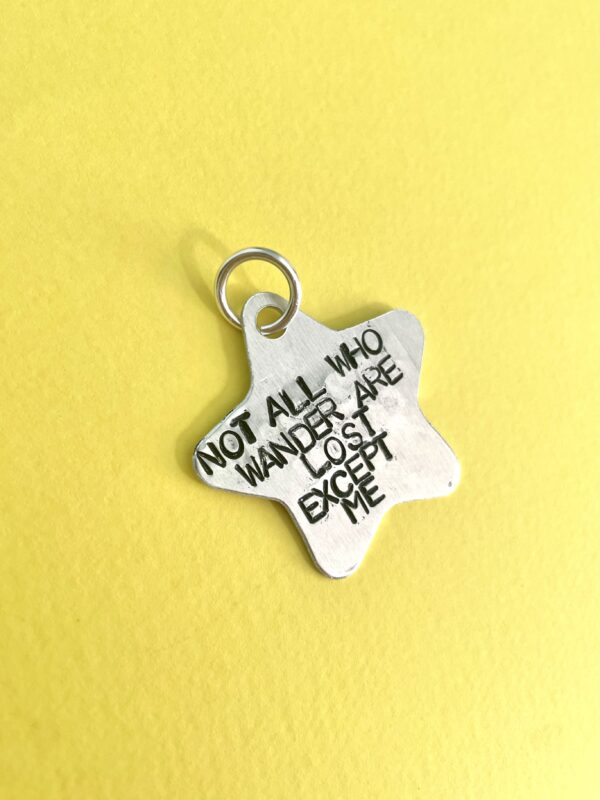 not all who wander are lost χειροποπιητη ταυτοτητα σκυλου